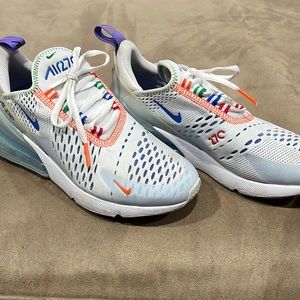 Airmax 270 size 4 Y good condition